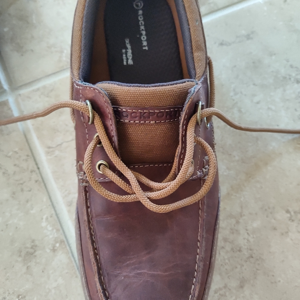 Men's 10.5 shoes